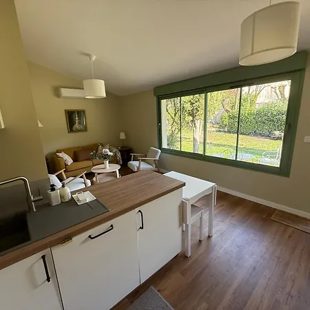 Maison Dans Grand Parc Au Pied Du Village Feriehus